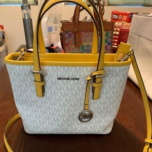 White and yellow Michael Kors Crossbody